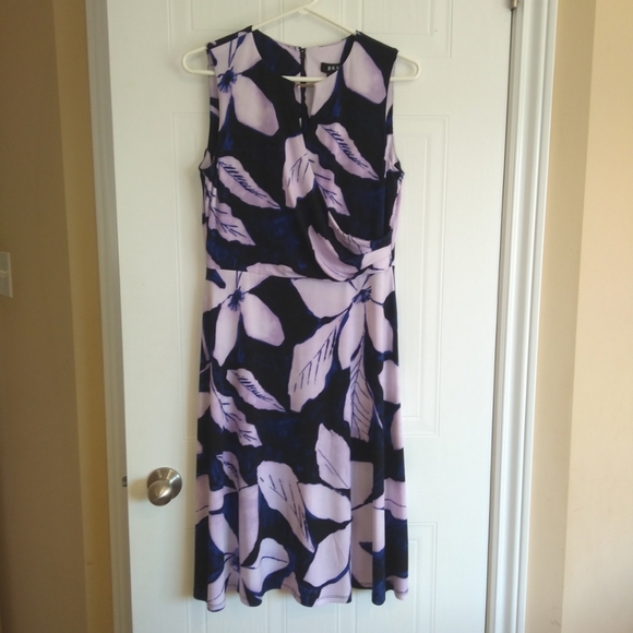 DKNY Purple Floral Wrap Neck Jersey Dress size 8 NWT - Picture 1 of 7